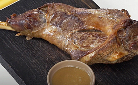 Запеченная баранья нога с кофе и овощами от Алексея Зимина