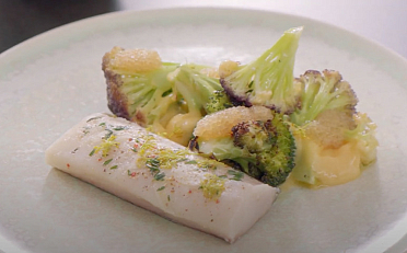 Приготовление на пару "Треска с брокколи и икрой"